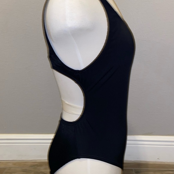 Speedo women’s swimsuit - Picture 3 of 10